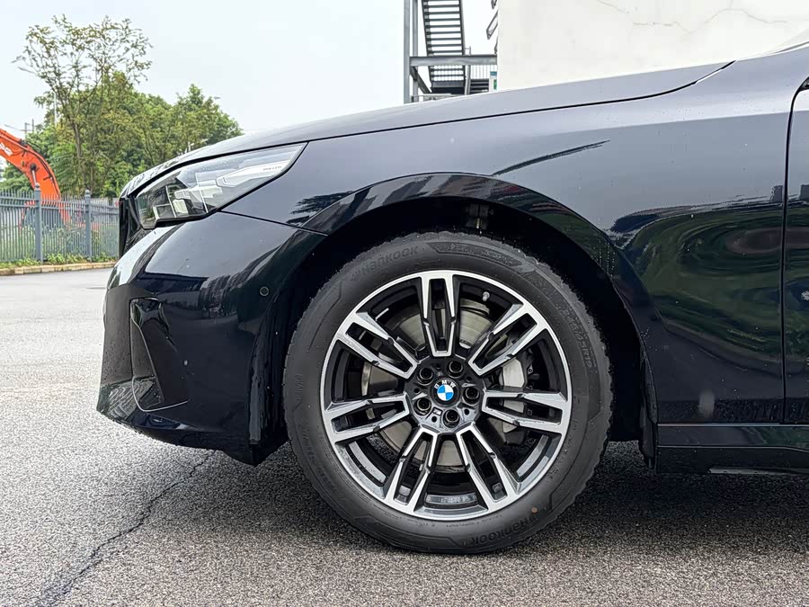 BMW 5 Series 2026 530Li Leading M Sport - zdjęcie 5