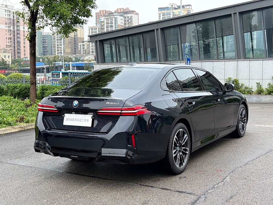 BMW 5 Series 2026 530Li Leading M Sport - zdjęcie 8