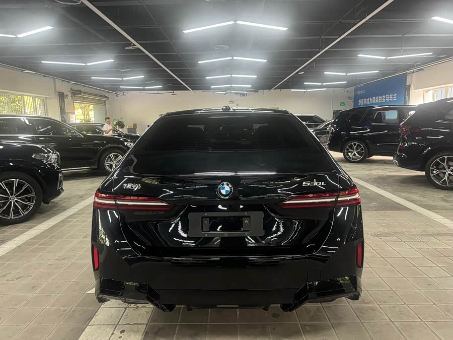 BMW 5 Series 2026 530Li Luxury M Sport Package - zdjęcie 4