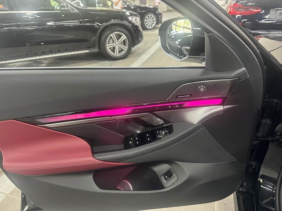 BMW 5 Series 2026 530Li Luxury M Sport Package - zdjęcie 7