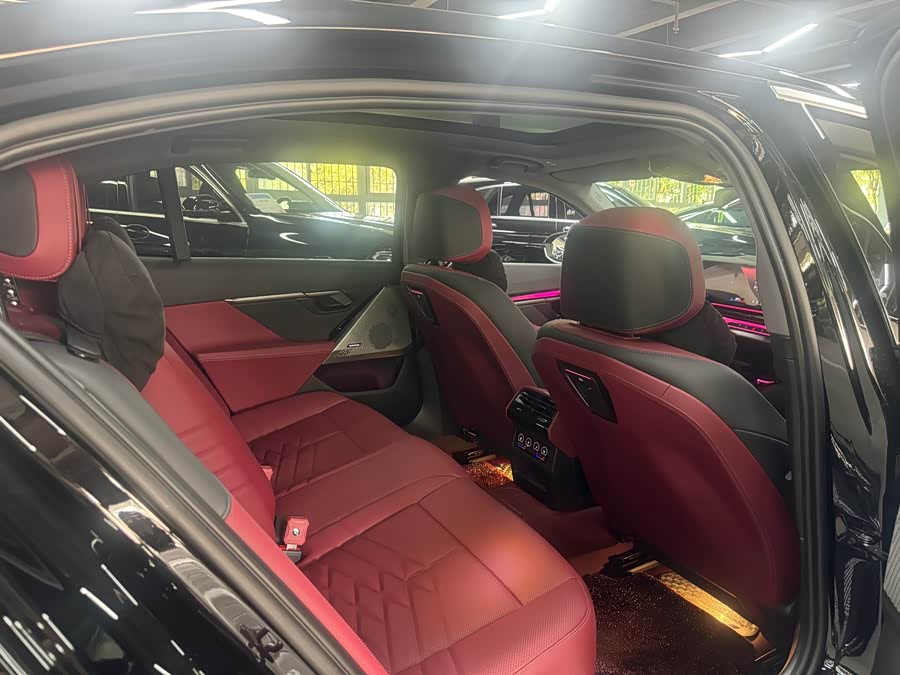 BMW 5 Series 2026 530Li Luxury M Sport Package - zdjęcie 10