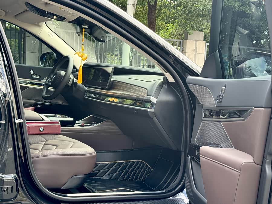 BMW 7 Series 2023 735Li Luxury Package - zdjęcie 13