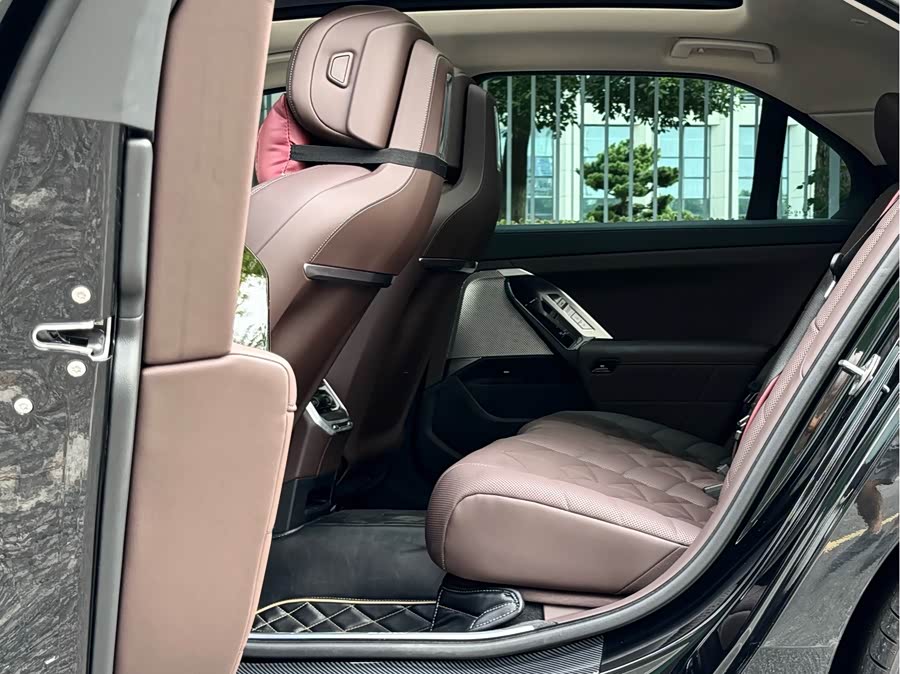 BMW 7 Series 2023 735Li Luxury Package - zdjęcie 14