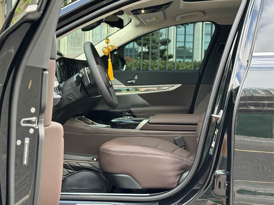 BMW 7 Series 2023 735Li Luxury Package - zdjęcie 8
