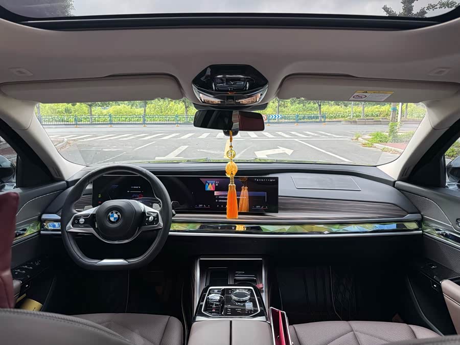 BMW 7 Series 2023 735Li Luxury Package - zdjęcie 9