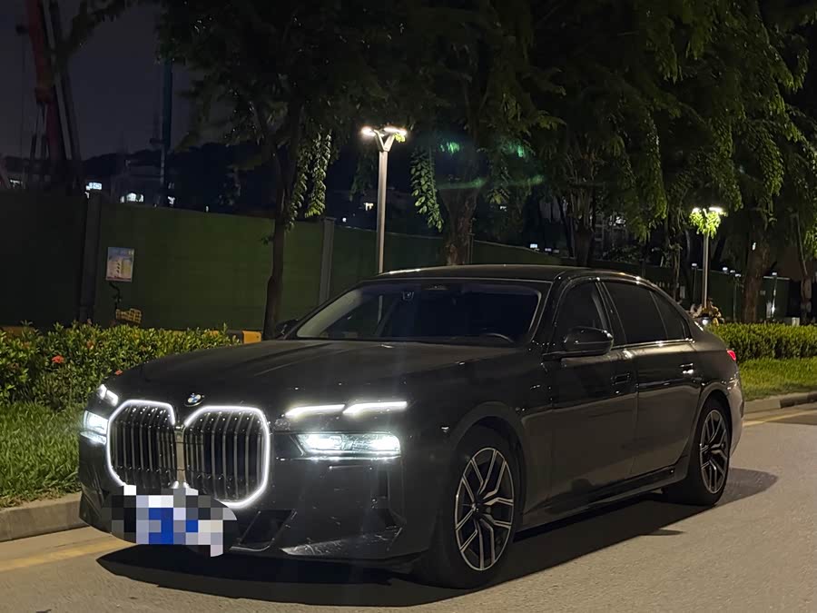 BMW 7 Series 2023 735Li M Sport Package - zdjęcie 1