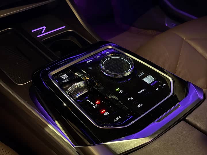 BMW 7 Series 2023 735Li M Sport Package - zdjęcie 20