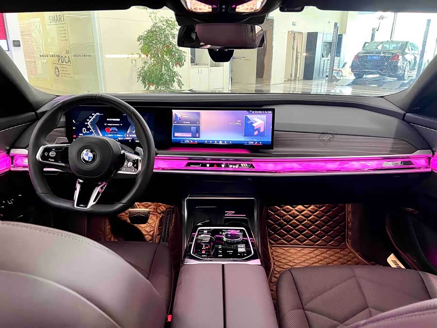 BMW 7 Series 2023 735Li M Sport Package - zdjęcie 8