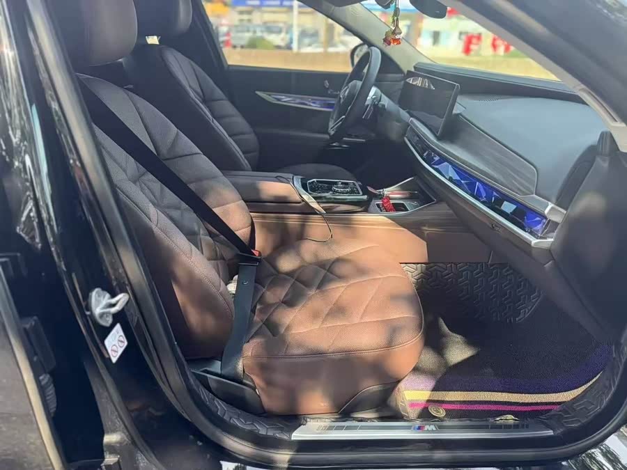 BMW 7 Series 2023 740Li Leading Luxury Package - zdjęcie 3