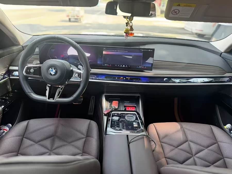 BMW 7 Series 2023 740Li Leading Luxury Package - zdjęcie 5