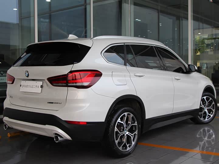BMW X1 2022 sDrive20Li Fashion Edition - zdjęcie 16