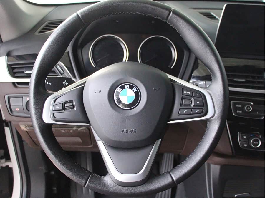 BMW X1 2022 sDrive20Li Fashion Edition - zdjęcie 8