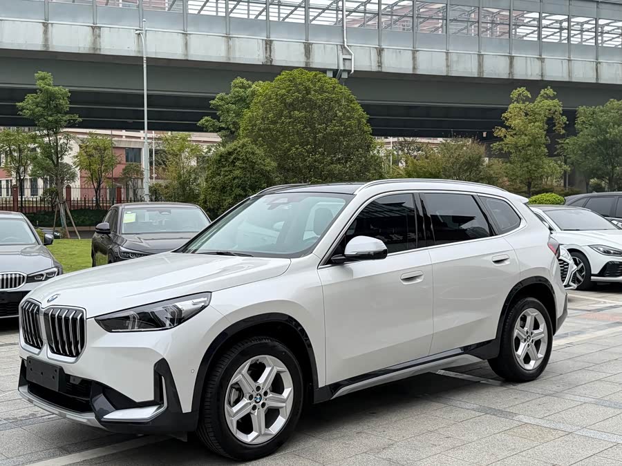 BMW X1 2023 sDrive20Li X Design Package - zdjęcie 1
