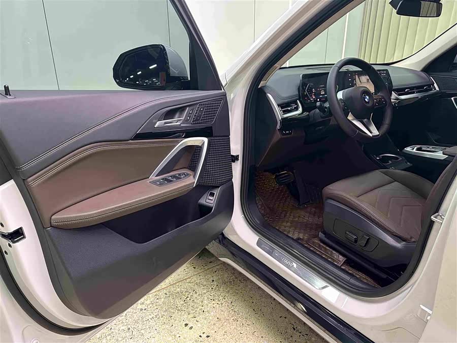BMW X1 2023 sDrive20Li X Design Package - zdjęcie 11