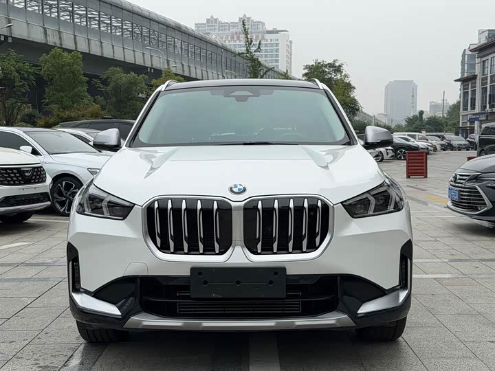 BMW X1 2023 sDrive20Li X Design Package - zdjęcie 16