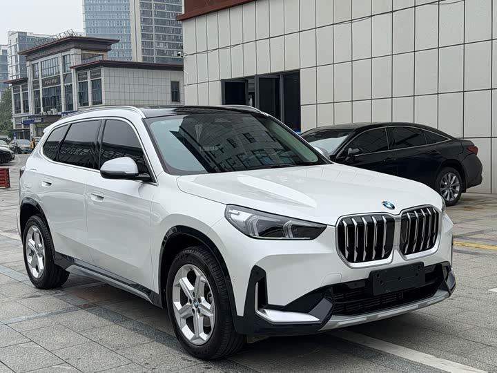 BMW X1 2023 sDrive20Li X Design Package - zdjęcie 17
