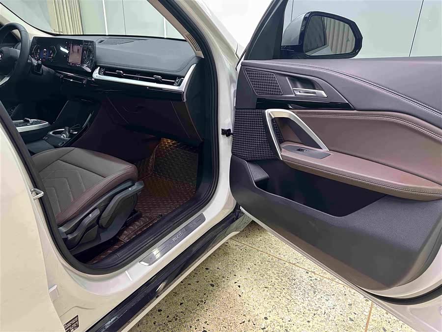 BMW X1 2023 sDrive20Li X Design Package - zdjęcie 19