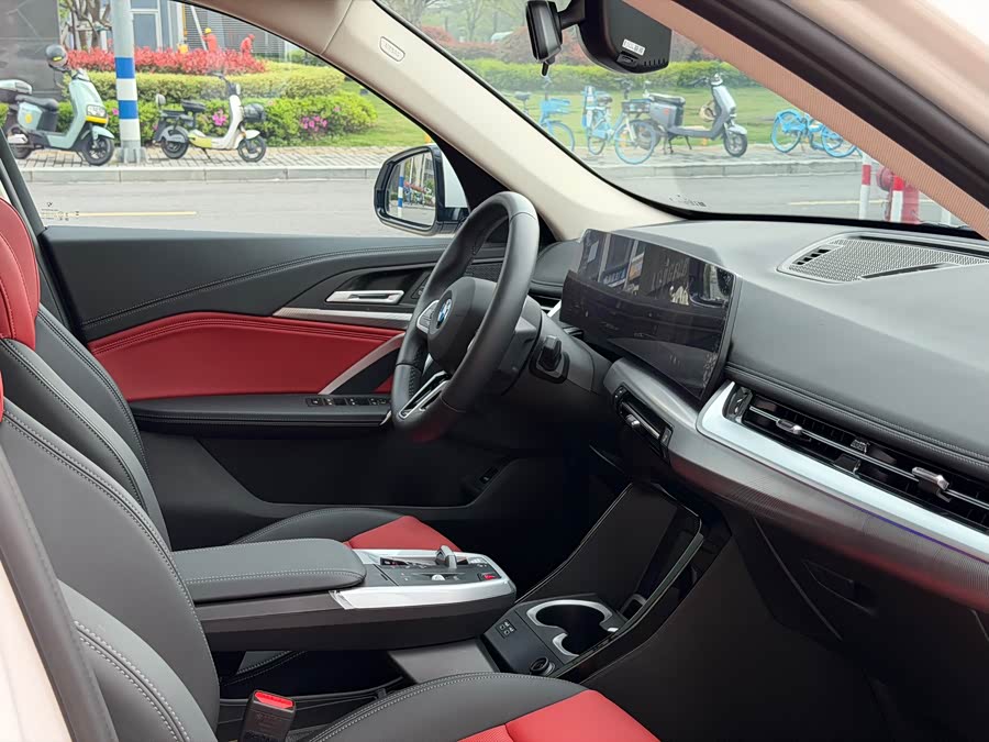 BMW X1 2023 sDrive25Li M Sport Package - zdjęcie 12