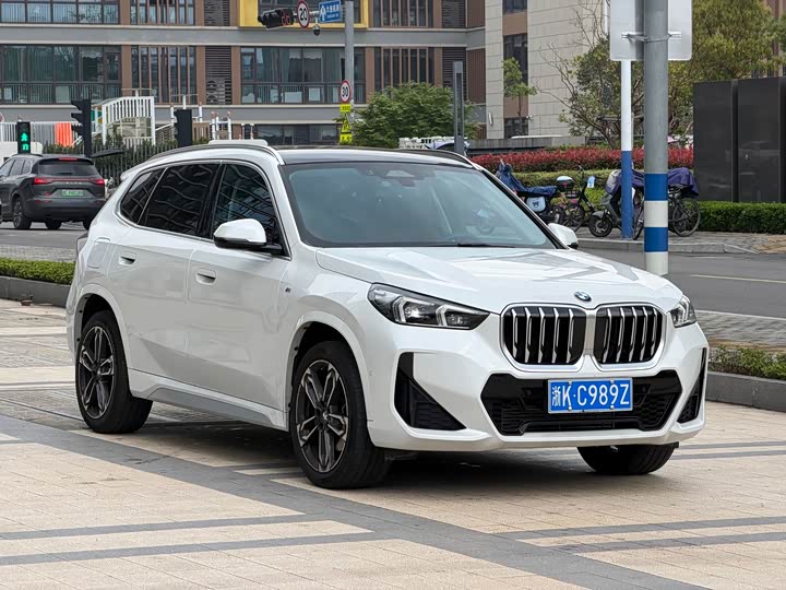 BMW X1 2023 sDrive25Li M Sport Package - zdjęcie 15