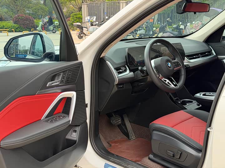 BMW X1 2023 sDrive25Li M Sport Package - zdjęcie 16