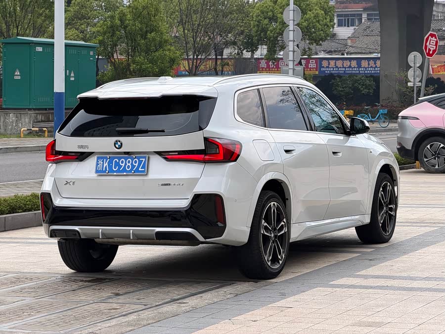 BMW X1 2023 sDrive25Li M Sport Package - zdjęcie 10