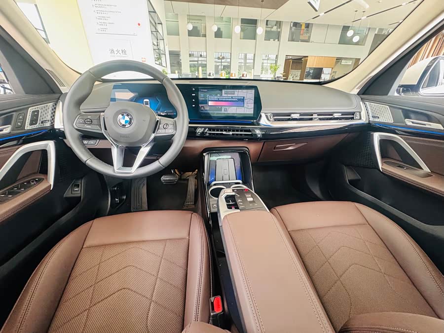 BMW X1 2025 sDrive25Li X Design Package - zdjęcie 11