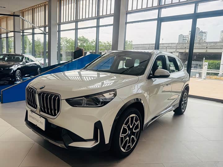 BMW X1 2025 sDrive25Li X Design Package - zdjęcie 17