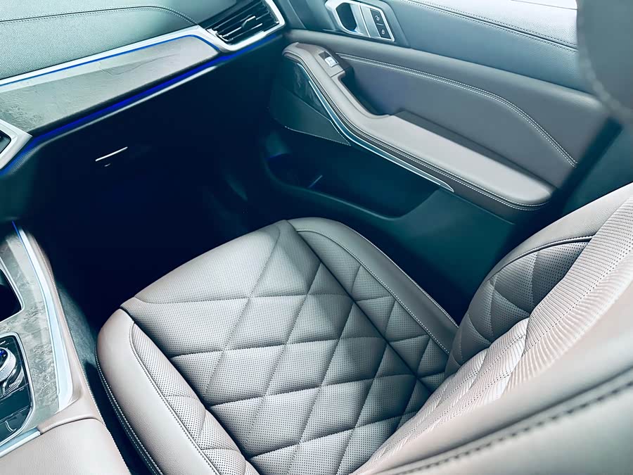 BMW X5 2022 Facelift xDrive 30Li Luxury M Sport Package - zdjęcie 13