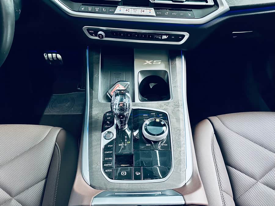 BMW X5 2022 Facelift xDrive 30Li Luxury M Sport Package - zdjęcie 16