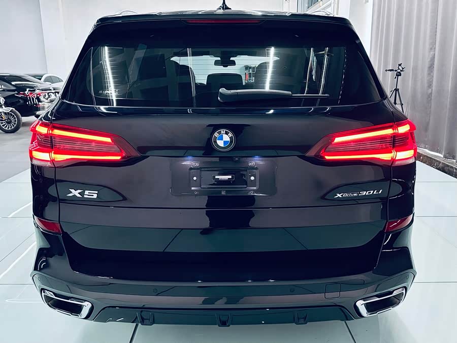 BMW X5 2022 Facelift xDrive 30Li Luxury M Sport Package - zdjęcie 5