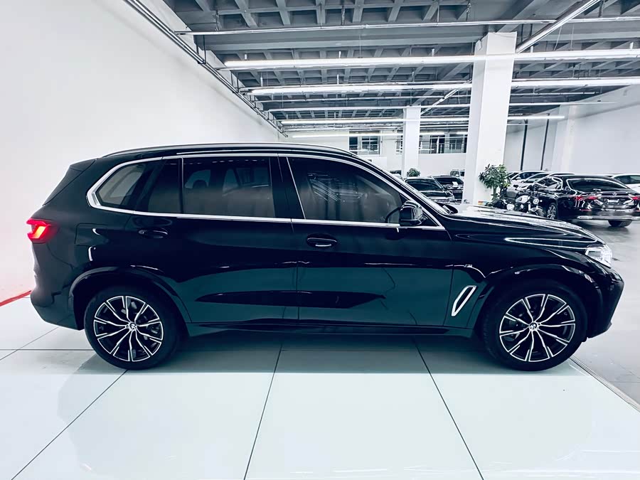 BMW X5 2022 Facelift xDrive 30Li Luxury M Sport Package - zdjęcie 7