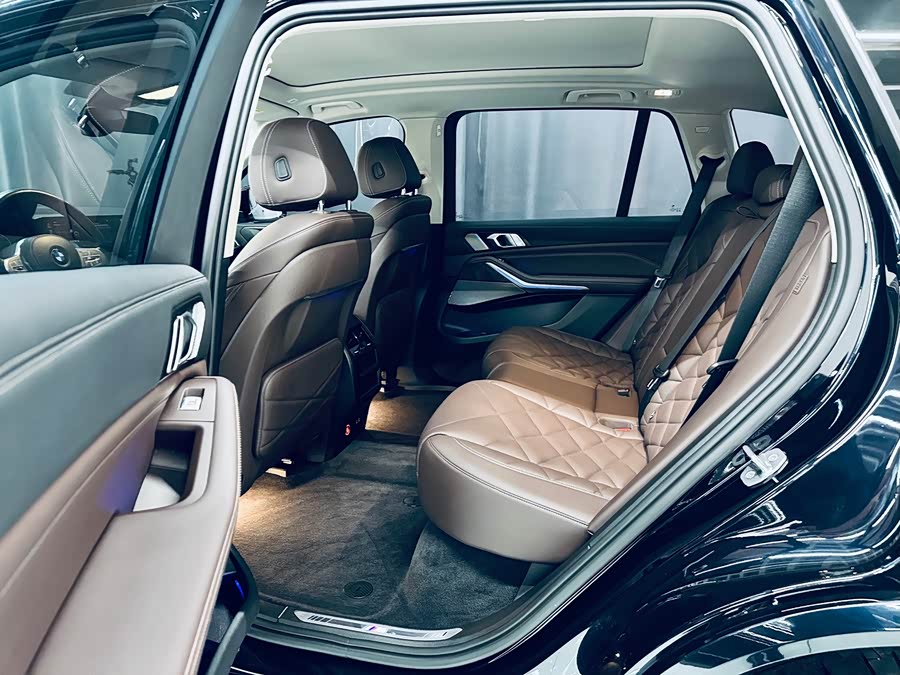 BMW X5 2022 Facelift xDrive 30Li Luxury M Sport Package - zdjęcie 10