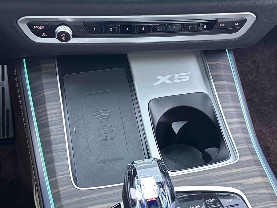 BMW X5 2022 Facelift xDrive 40Li Luxury M Sport Package - zdjęcie 12