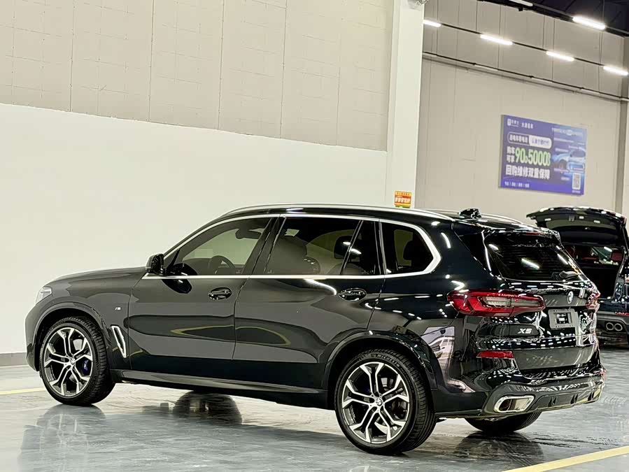BMW X5 2022 Facelift xDrive 40Li Luxury M Sport Package - zdjęcie 13