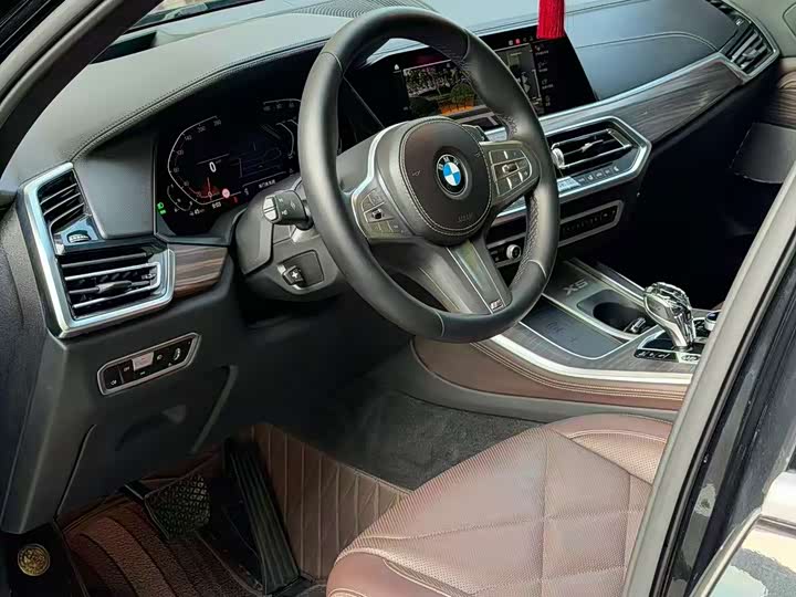 BMW X5 2022 xDrive 40Li Luxury M Sport Package - zdjęcie 13