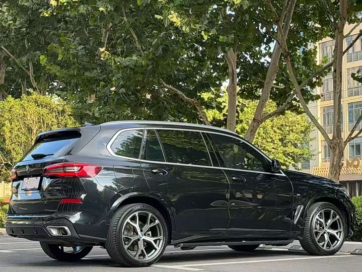 BMW X5 2022 xDrive 40Li Luxury M Sport Package - zdjęcie 18
