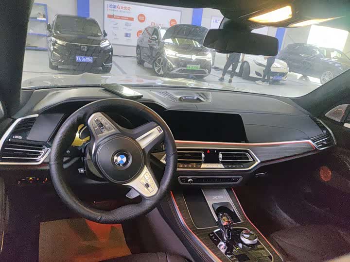 BMW X5 2022 xDrive 40Li M Sport - zdjęcie 14