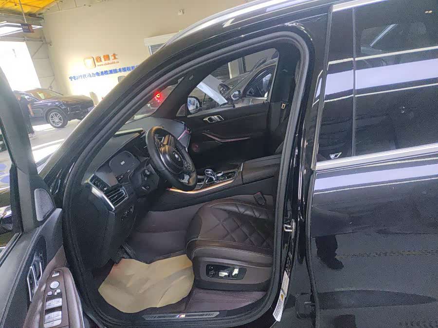 BMW X5 2022 xDrive 40Li M Sport - zdjęcie 4