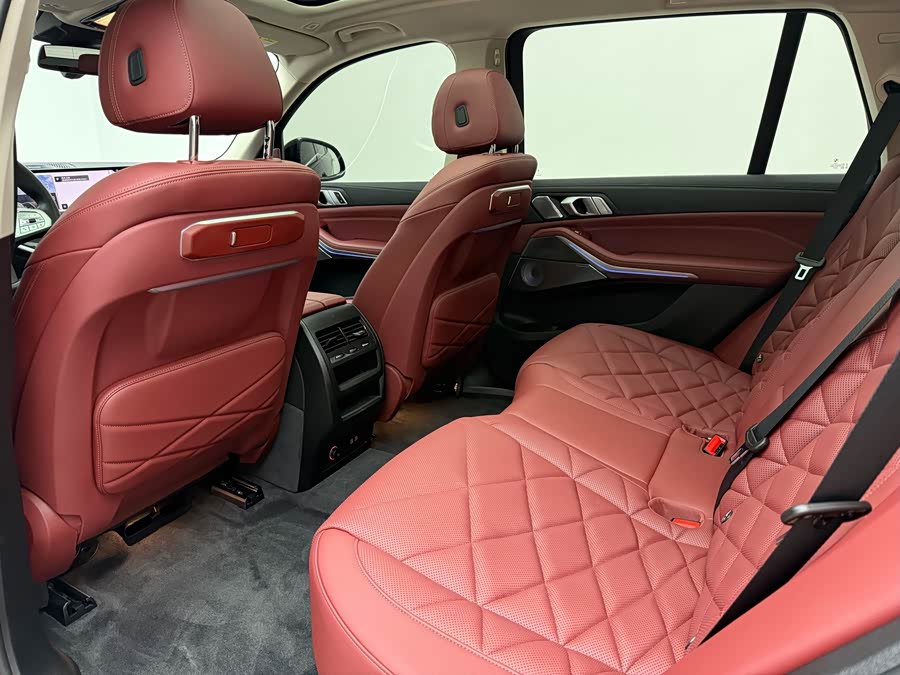 BMW X5 2023 xDrive 30Li Luxury M Sport Night Package - zdjęcie 16