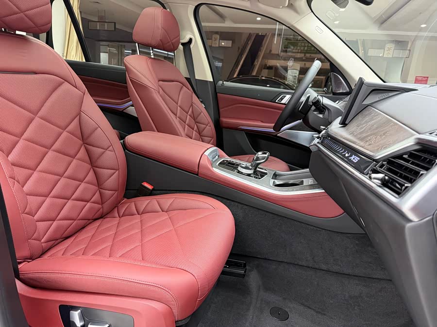 BMW X5 2023 xDrive 30Li Luxury M Sport Night Package - zdjęcie 18