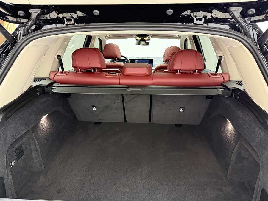 BMW X5 2023 xDrive 30Li Luxury M Sport Night Package - zdjęcie 19
