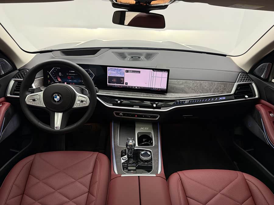 BMW X5 2023 xDrive 30Li Luxury M Sport Night Package - zdjęcie 8