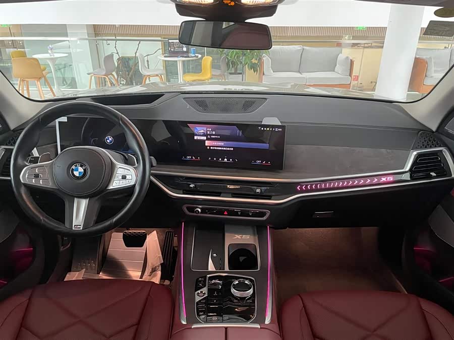 BMW X5 2025 xDrive 30Li Luxury M Sport Night Package - zdjęcie 13
