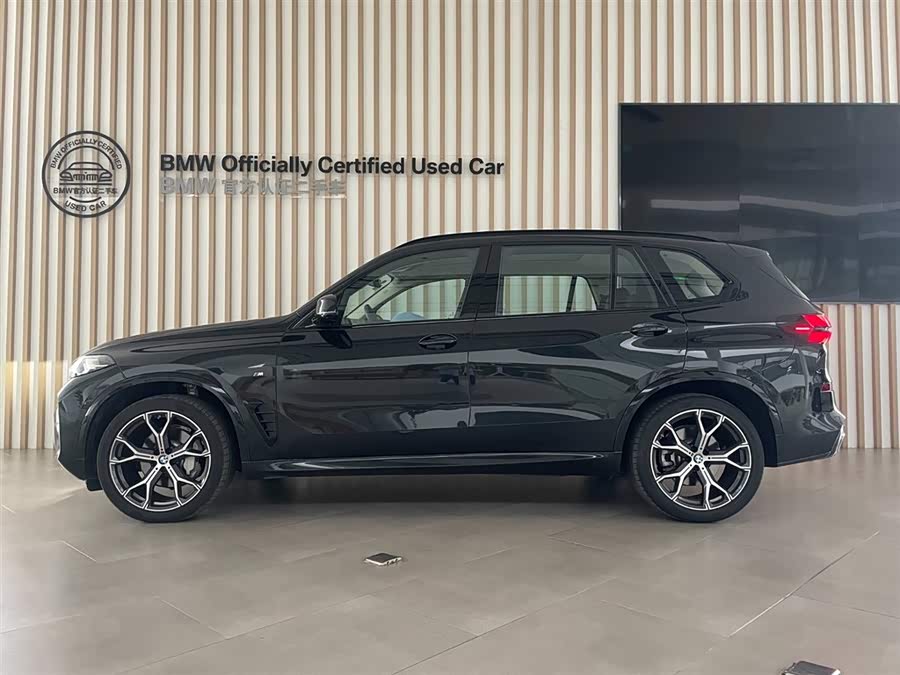 BMW X5 2025 xDrive 30Li Luxury M Sport Night Package - zdjęcie 3