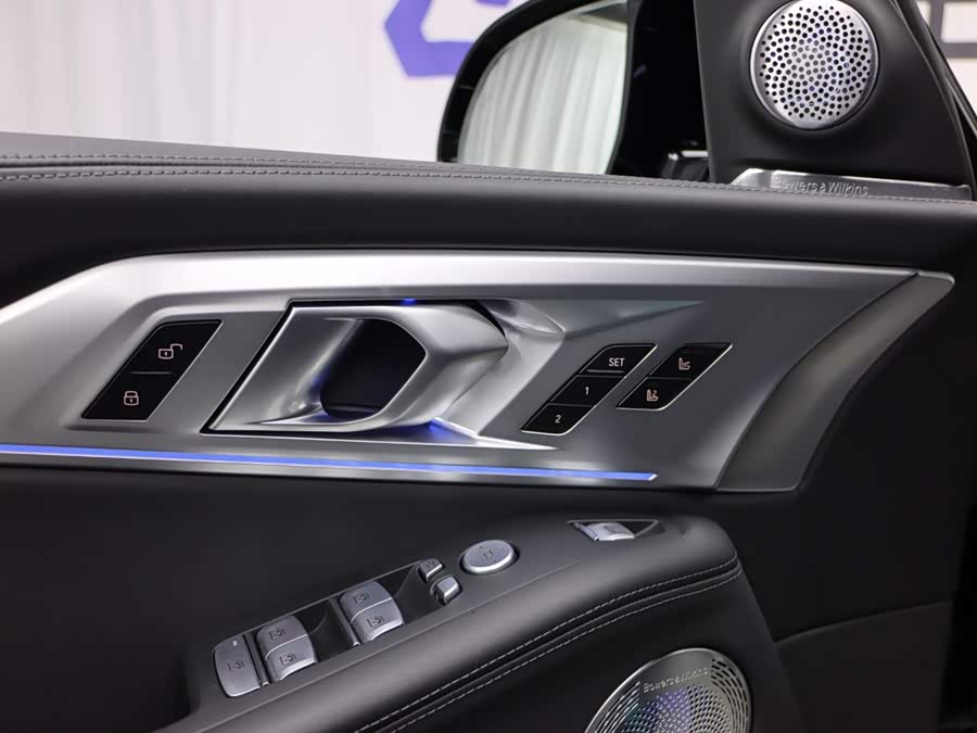 BMW XM 2023 50e - zdjęcie 6