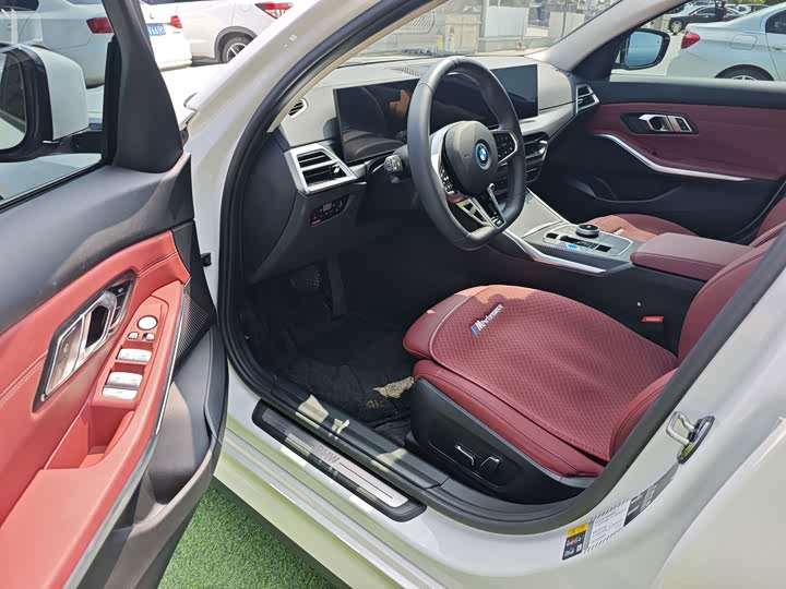 BMW i3 2025 eDrive 35 L - zdjęcie 13