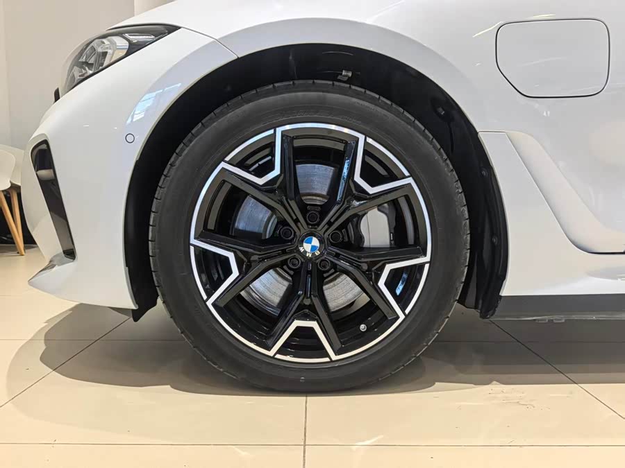 BMW i3 2025 eDrive 40 L Night Package - zdjęcie 13