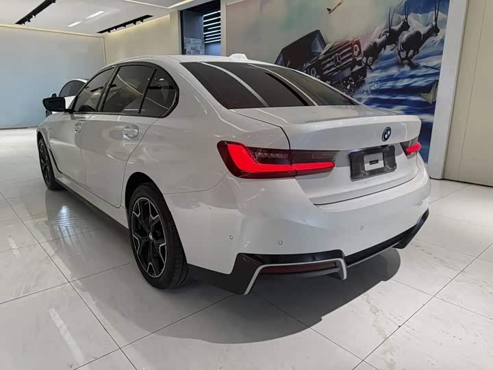 BMW i3 2025 eDrive 40 L Night Package - zdjęcie 15