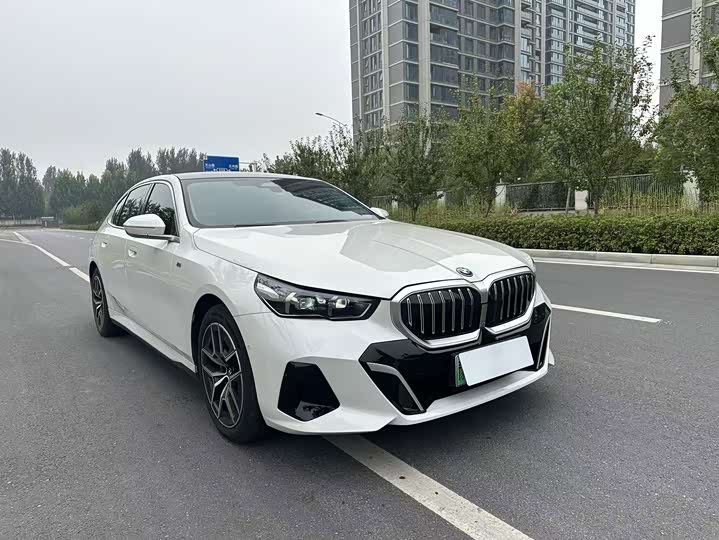 BMW i5 2024 eDrive 35L Luxury M Sport Package - zdjęcie 12