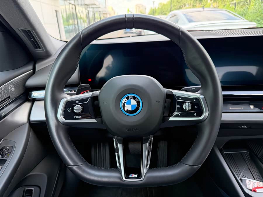BMW i5 2024 eDrive 35L Luxury M Sport Package - zdjęcie 7